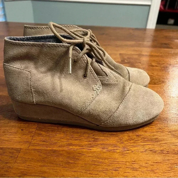Toms Other - Tom’s Desert Wedge Brown boots girl size 3